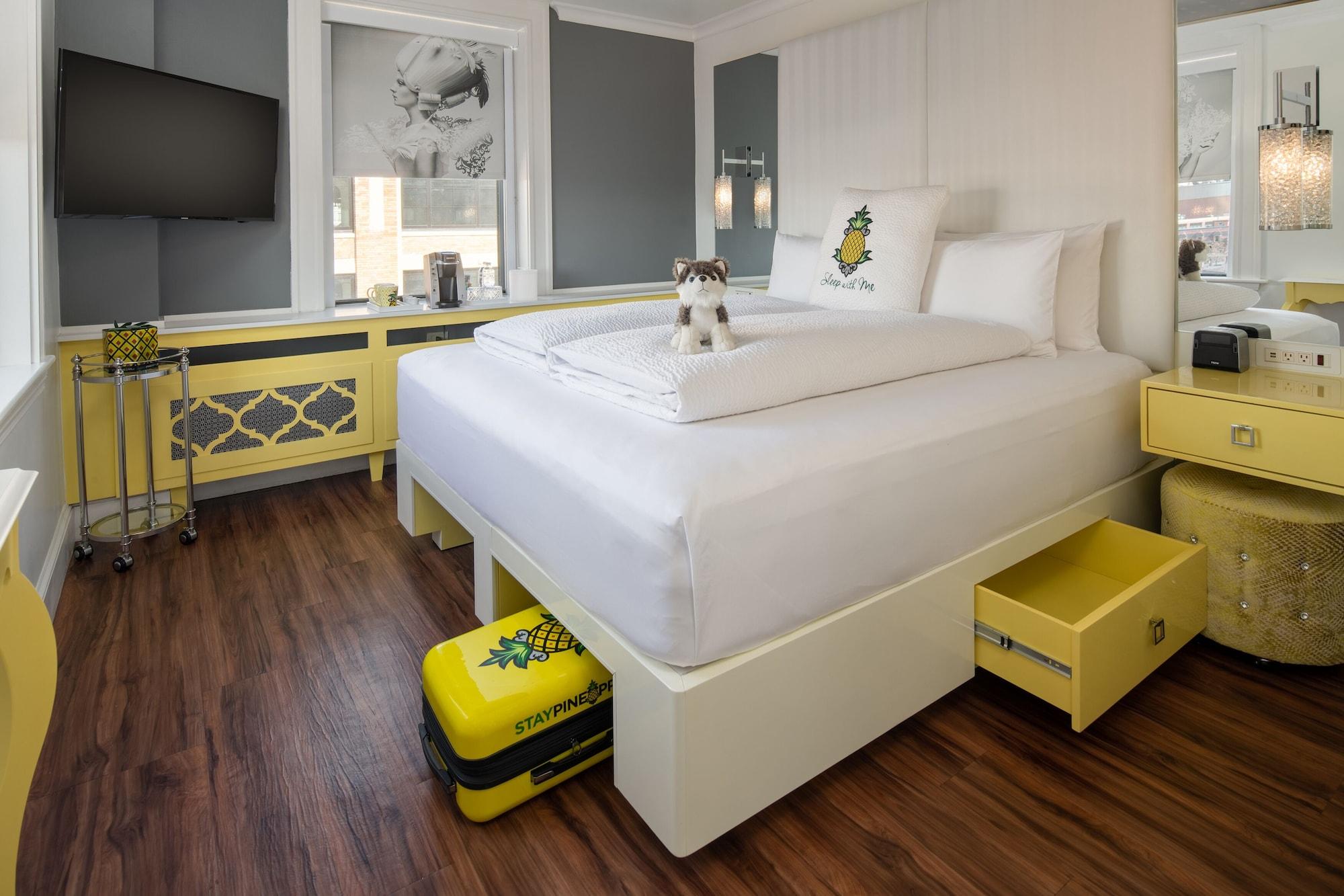 °STAYPINEAPPLE, A DELIGHTFUL HOTEL, SOUTH END BOSTON, MA 4* (United ...